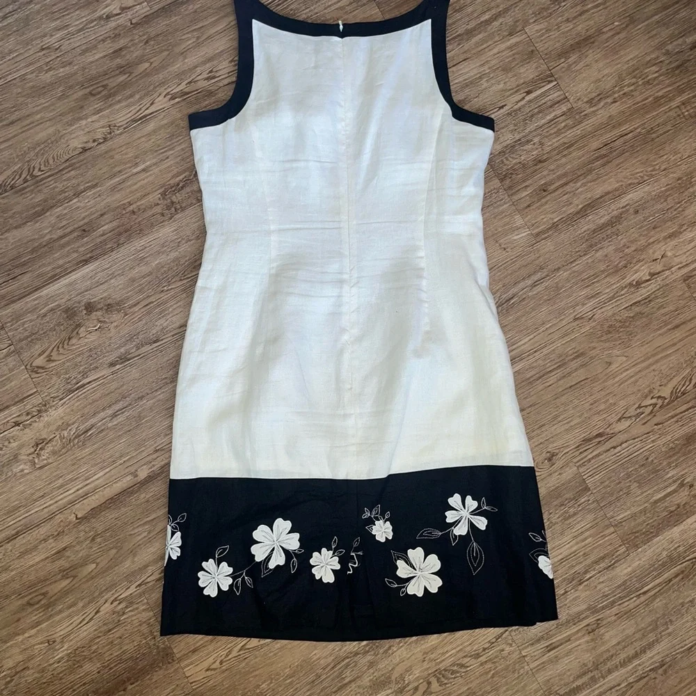 Jones New York Dress- White with Floral Seam Size: 12  PTP: 20" L: 37" - Picture 9 of 9